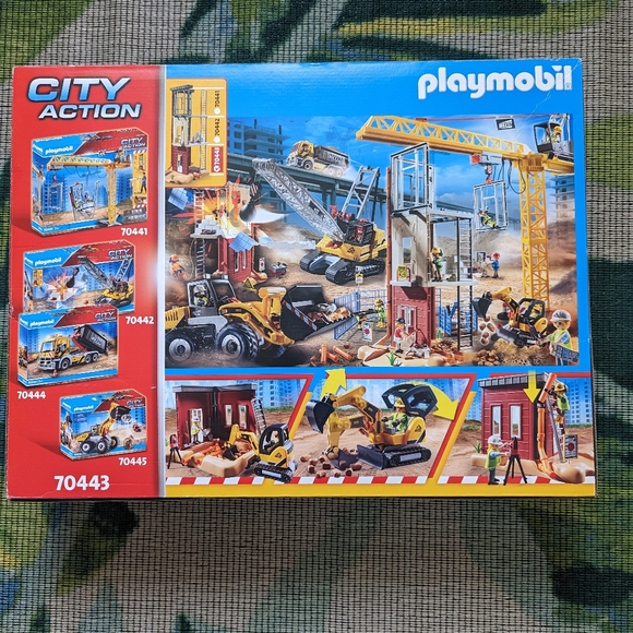 BNIB Playmobil Mini Excavator with Building Section - 117 piece Set - Picture 2 of 8